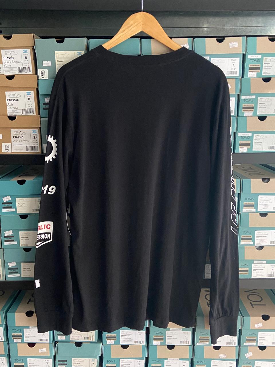 FOREVER 21 Men's Worldwide Graphic Long Sleeve Shirt - Image 4